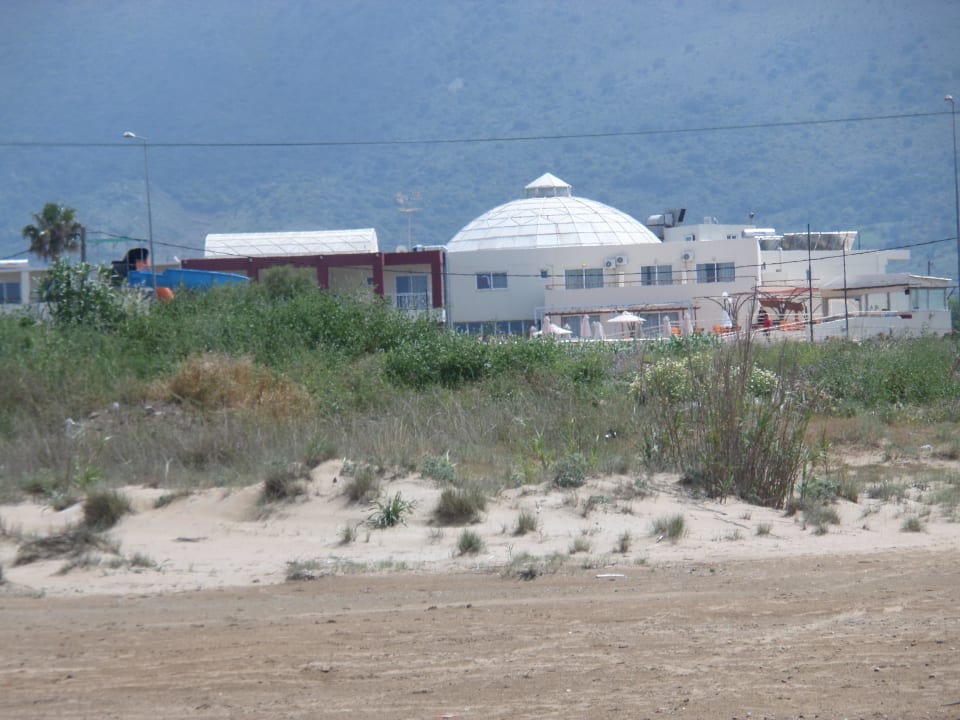 Hotelansicht vom Strand aus HARPIN Georgioupolis Resort Aquapark & SPA