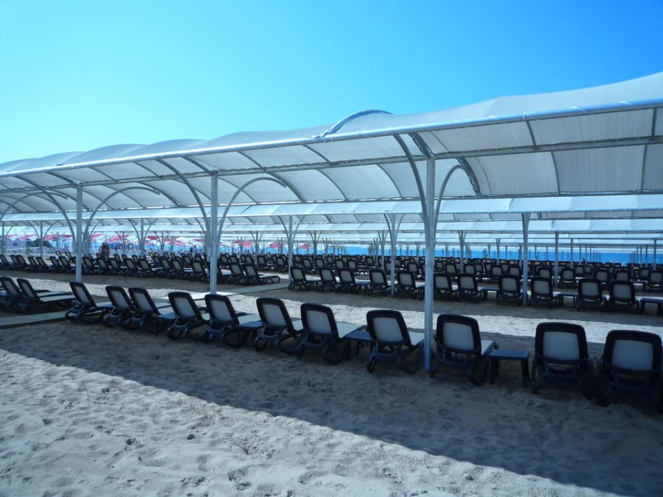 Liegen am Strand Diamond Excellence Resort & Spa