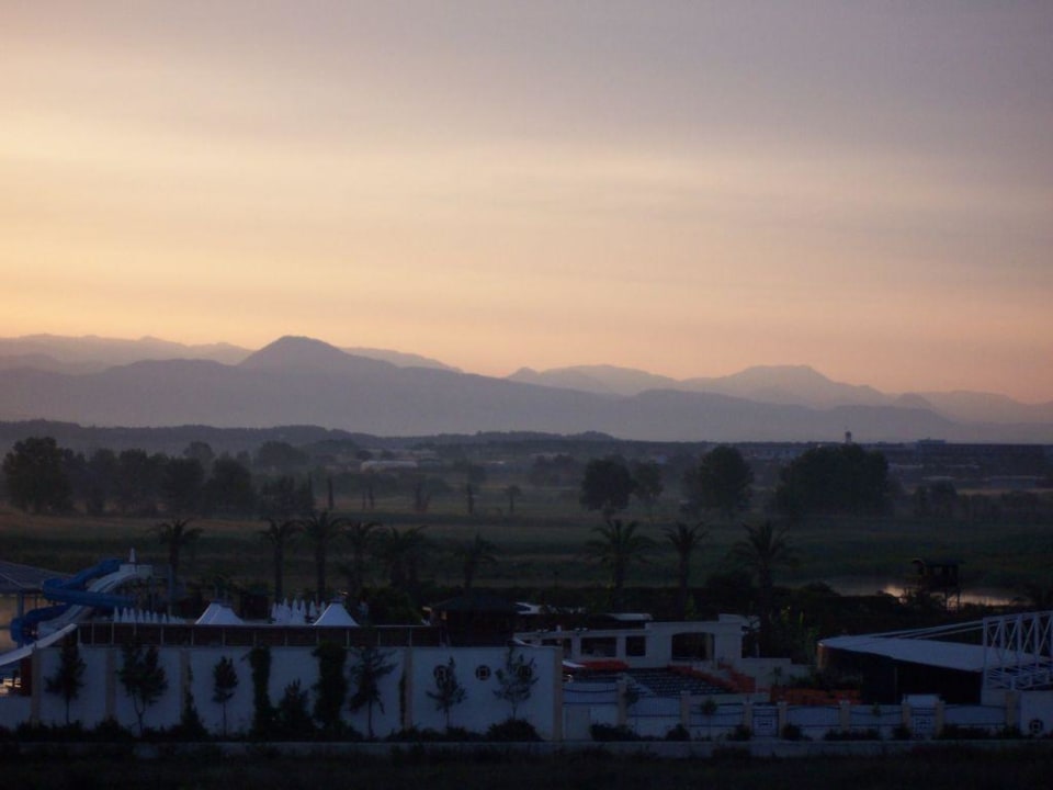 Sonnenaufgang vom Zimmer aus Belek Beach Resort Hotel