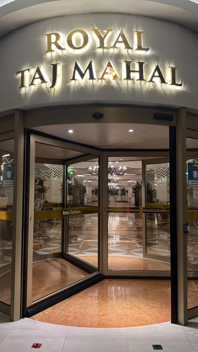 Lobby Royal Taj Mahal Hotel