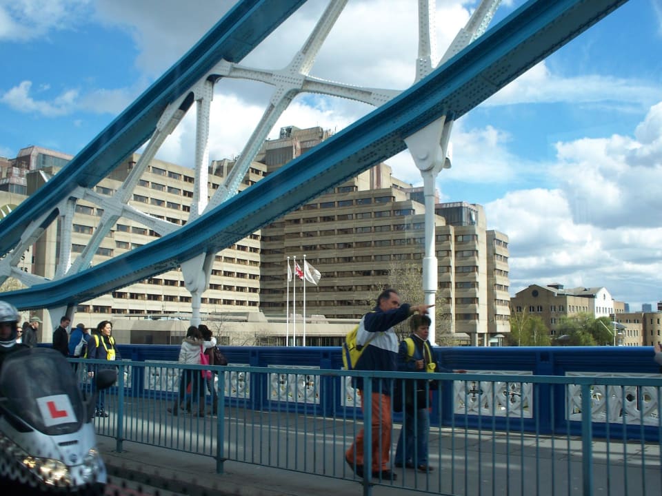 Hotel von der Tower Bride aus fotografiert The Tower - A Guoman Hotel