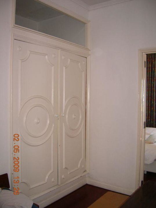 Kleiderschrank Hotel Vasco da Gama