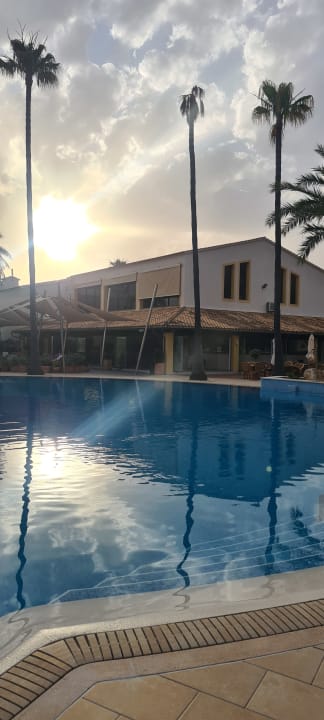 Pool Royal Son Bou Family Club