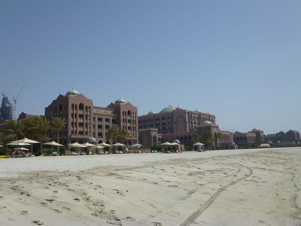 Blick vom Strand Emirates Palace Mandarin Oriental