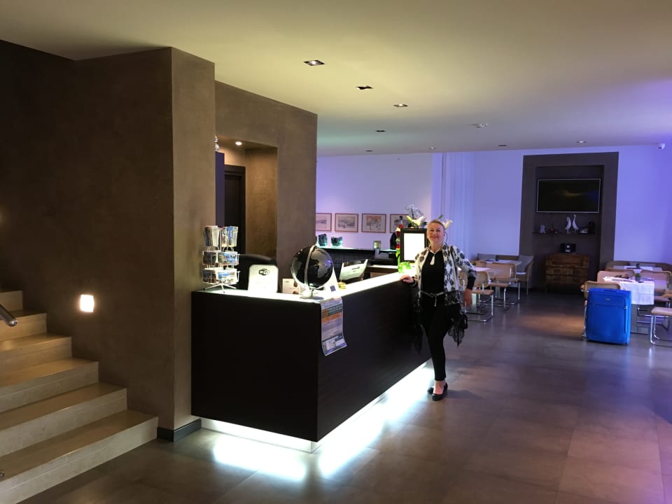 Lobby Hotel Pace