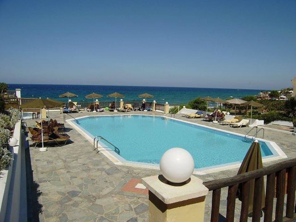 Der Ruhepool Alexander Beach Hotel & Village Resort