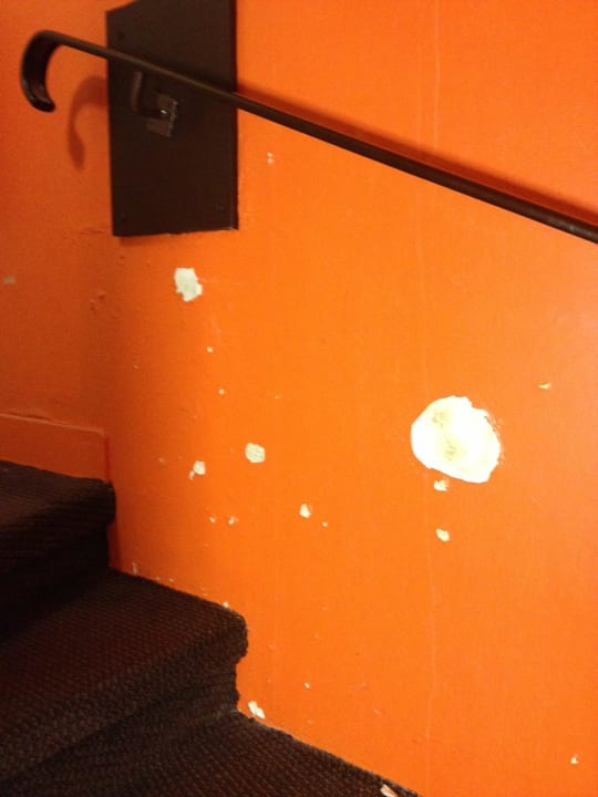 Treppenhaus zu den Zimmern ibis Styles Hotel Paris Gare de l'Est Château Landon