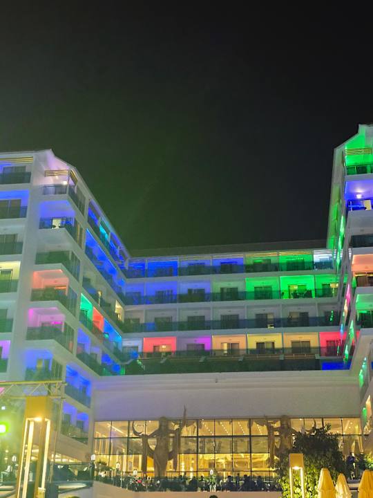 Außenansicht Azura Deluxe Resort & Spa Hotel