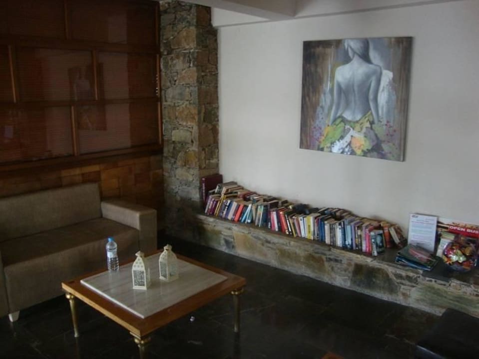Lobby mit Büchern Civitel Creta Beach
