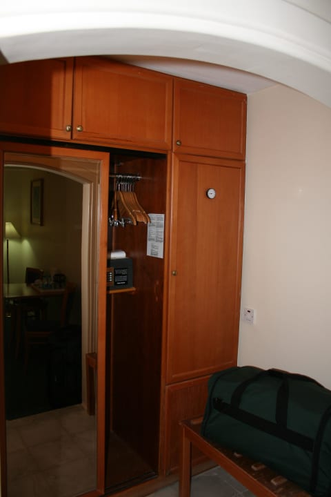 Stauraum mit Safe Petra Guest House Hotel