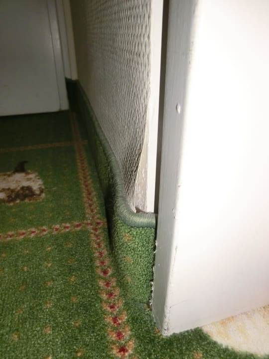 Tapete löst sich, Fürstenhof Celle Althoff Hotel Fürstenhof