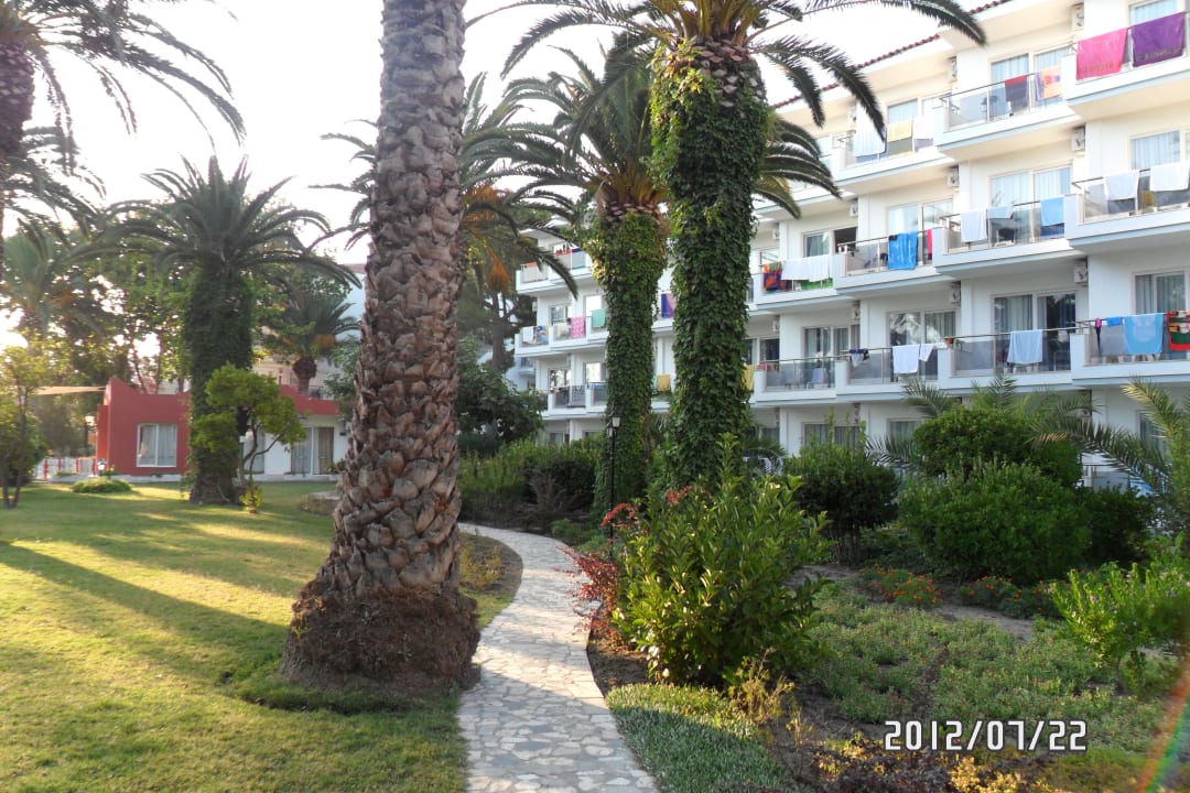Scieżka do basenu i baru Atlantique Holiday Club