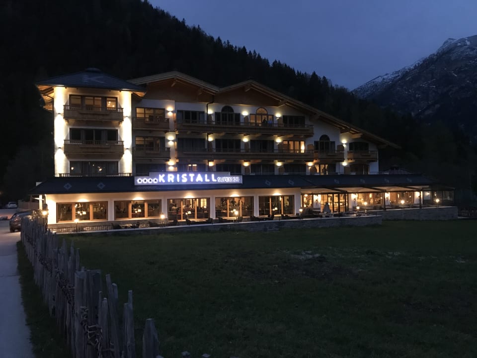 Außenansicht Verwöhnhotel Kristall