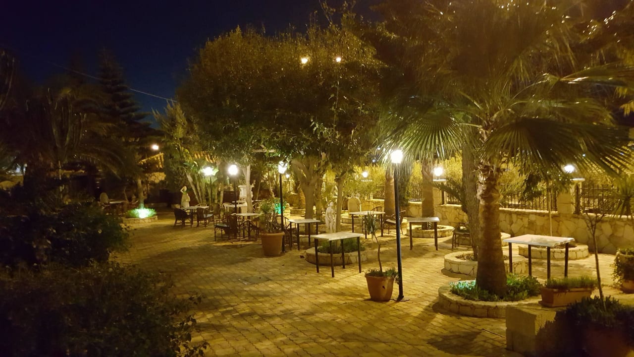 Sitzbereich unten Cactus Beach