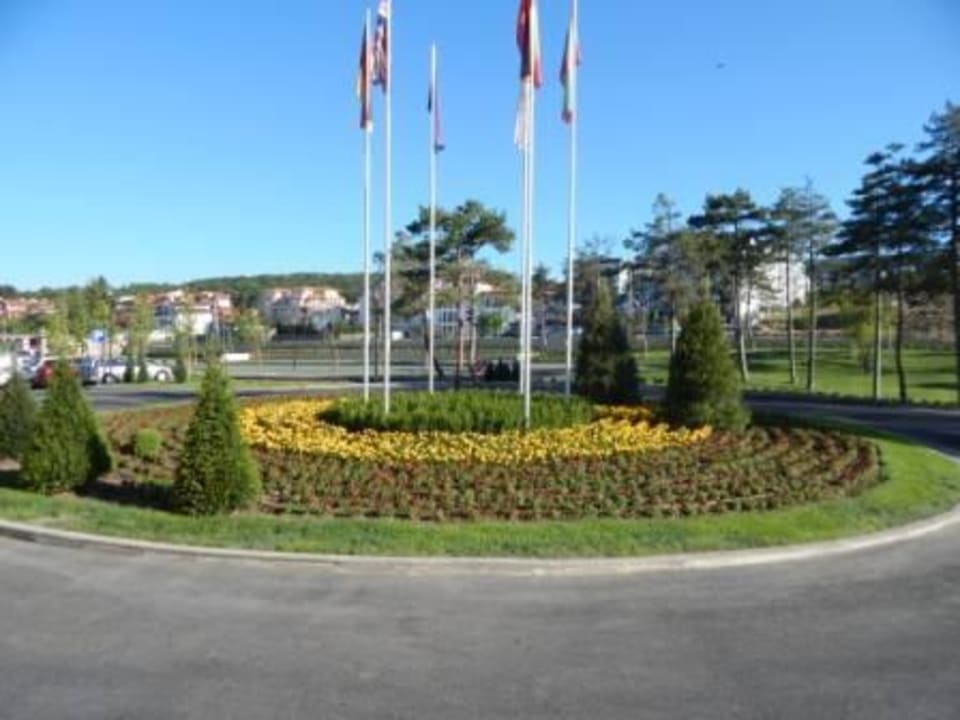 Vorplatz Dreams Sunny Beach Resort & Spa