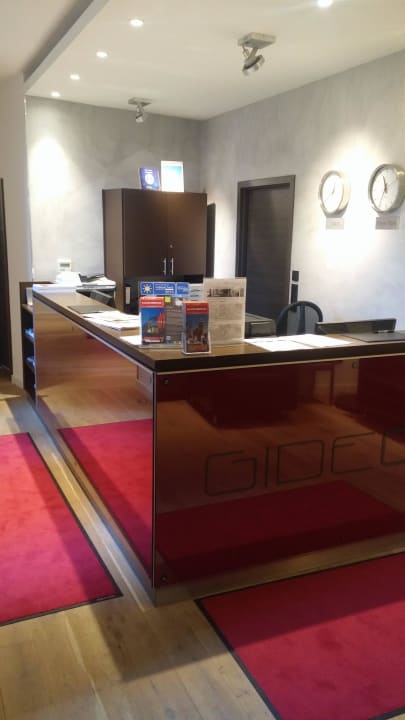 Reception Hotel Gideon