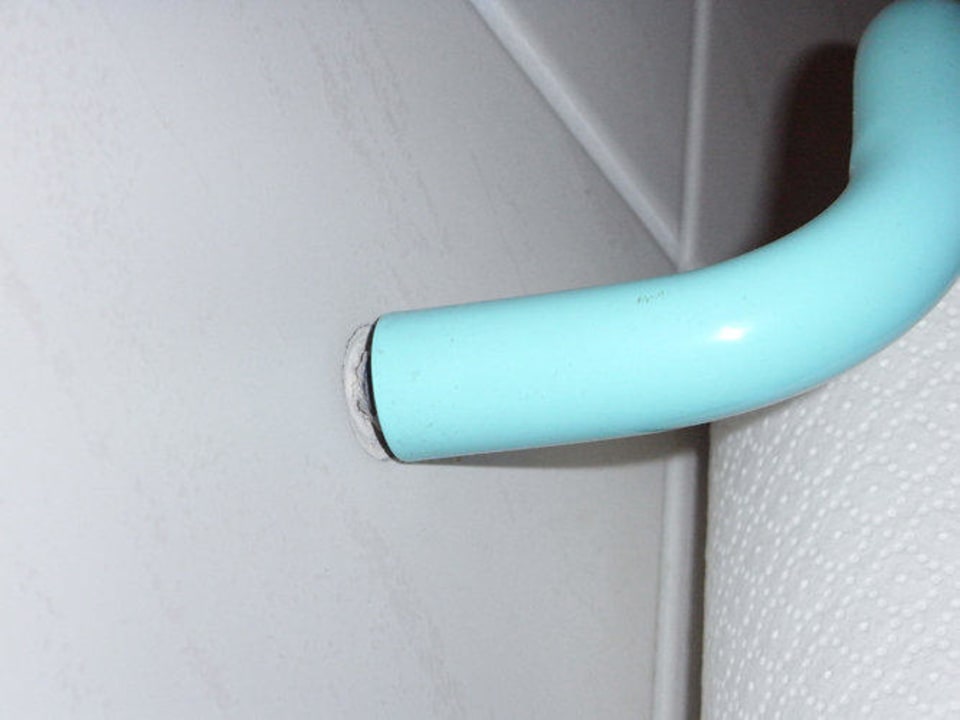 Toilettenpapierhalter sehr wackelig Hotel Up-Hus-Idyll