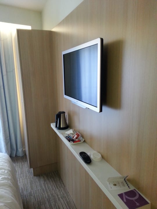 Flatscreenfernseher und Kaffeebar Mercure Paris Gare Du Nord La Fayette