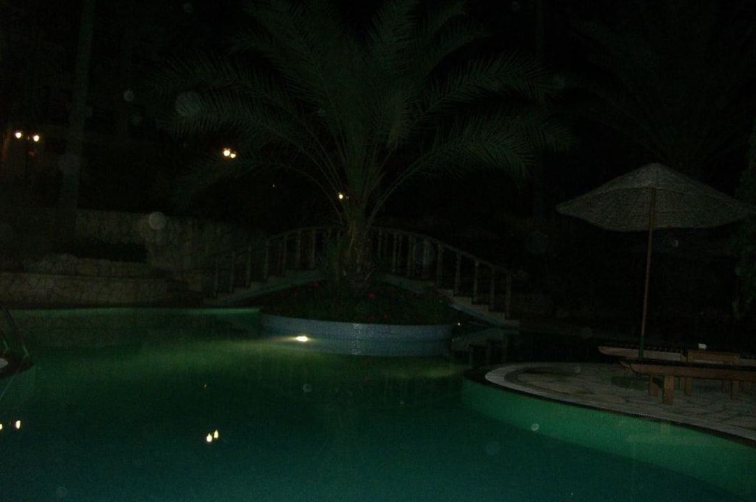 Pool am Abend Green Paradise Beach Hotel