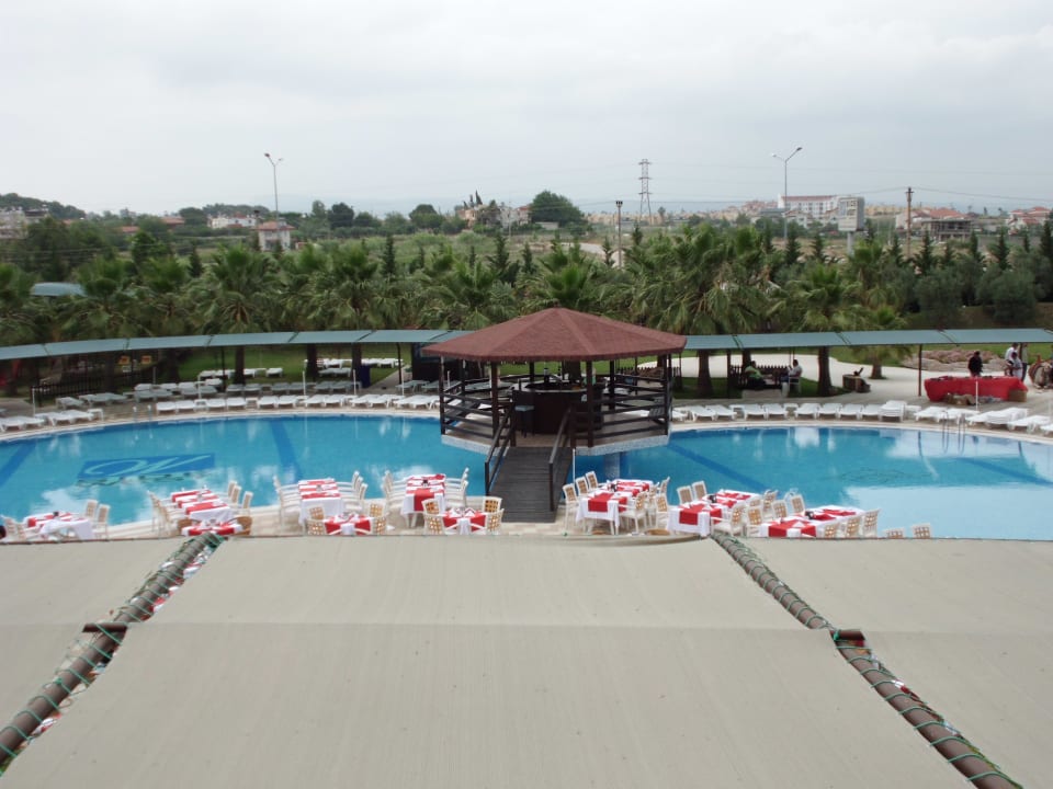 Poolanlage von der Lobbybar aus FUN&SUN Smart Hane Sun Hotel