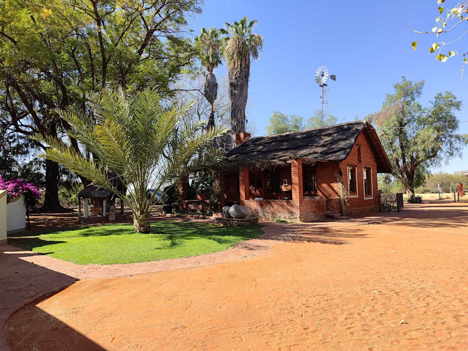 Gartenanlage Guest Farm Kiripotib