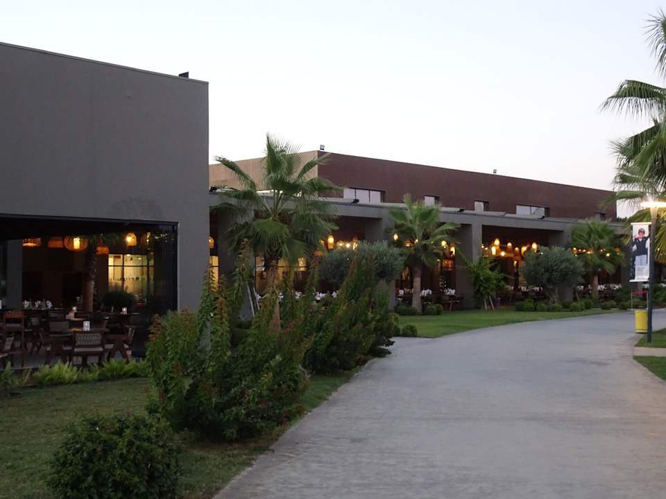 Außenansicht Jacaranda Luxury Resort