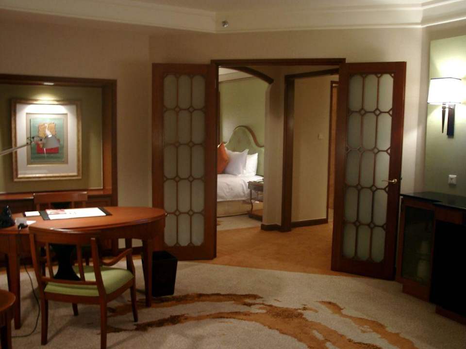 Wohnzimmer mit Blick ins Schlafzimmer Sheraton Imperial Kuala Lumpur