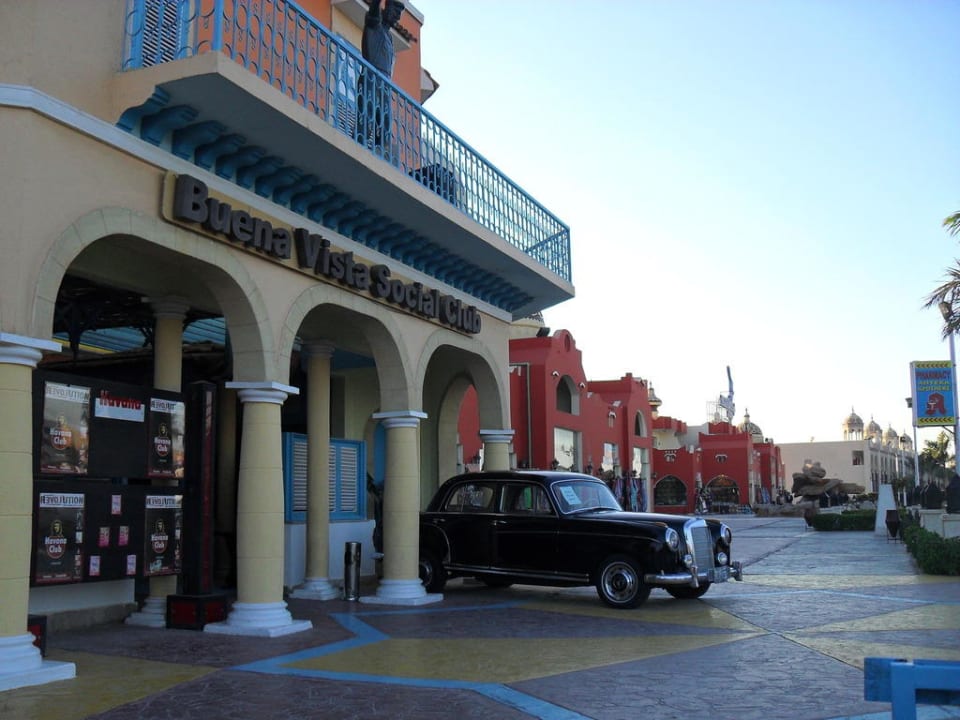 Disco gegenüber dem Hotel Pickalbatros Dana Beach Resort - Hurghada