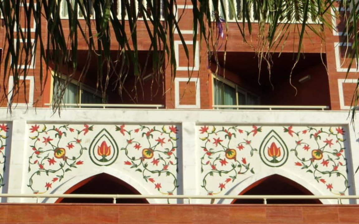 Malerei an der Fassade Royal Taj Mahal Hotel