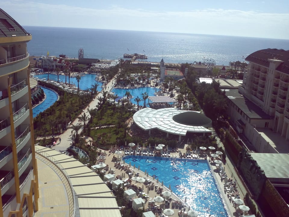 Poollandschaft aus der 9.Etage Hotel Delphin Imperial