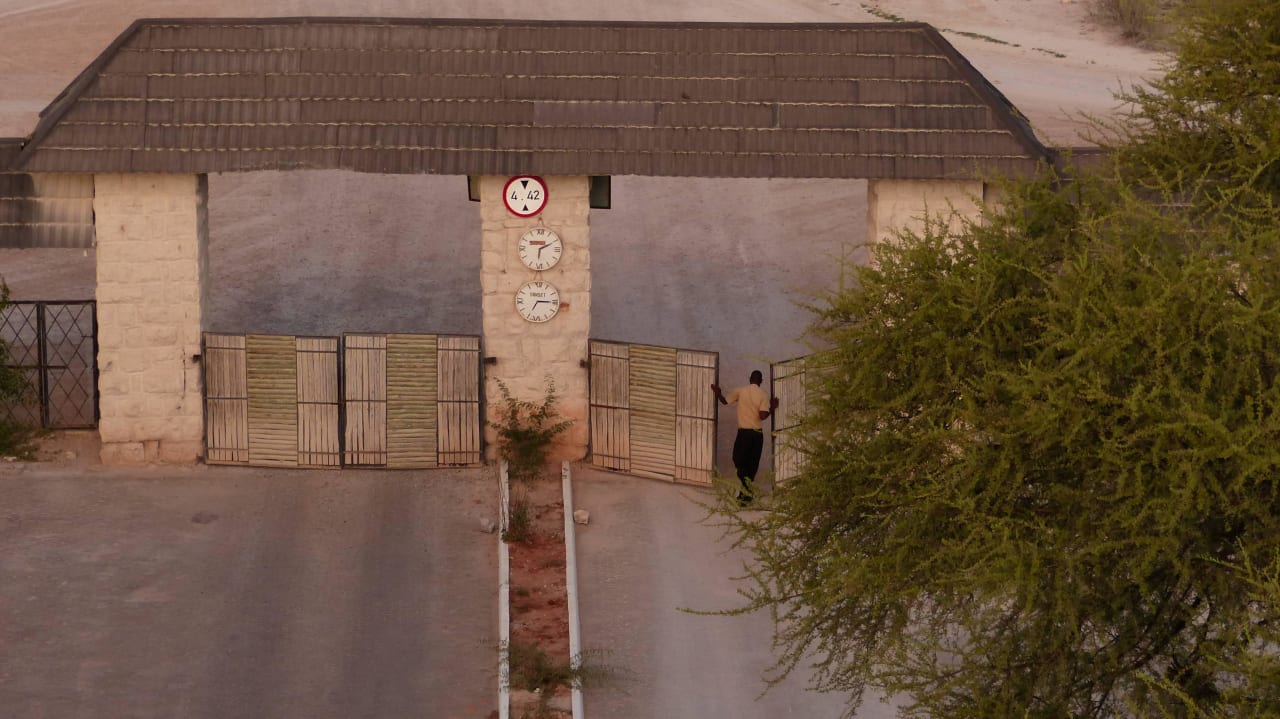 Toreschließen Okaukuejo Camp