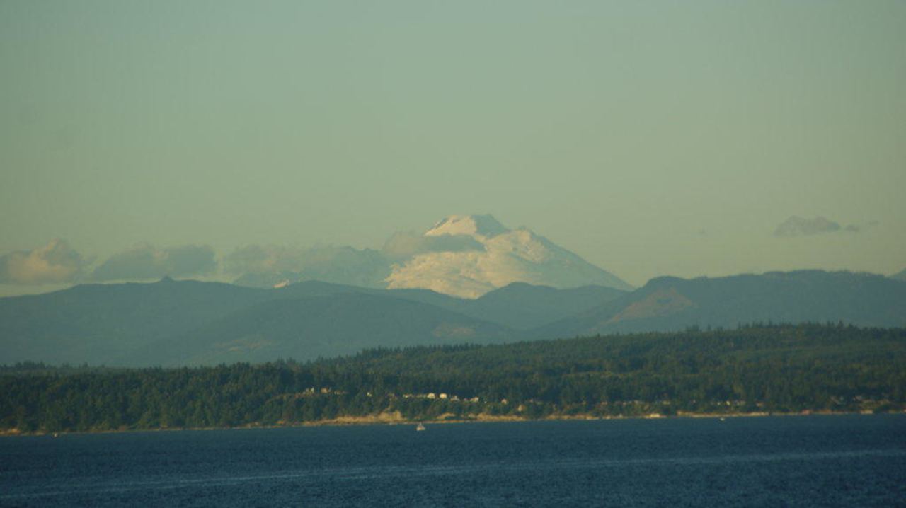 Blick auf den Mount Baker vom Zimmer Hotel Silver Cloud Inn Mukilteo