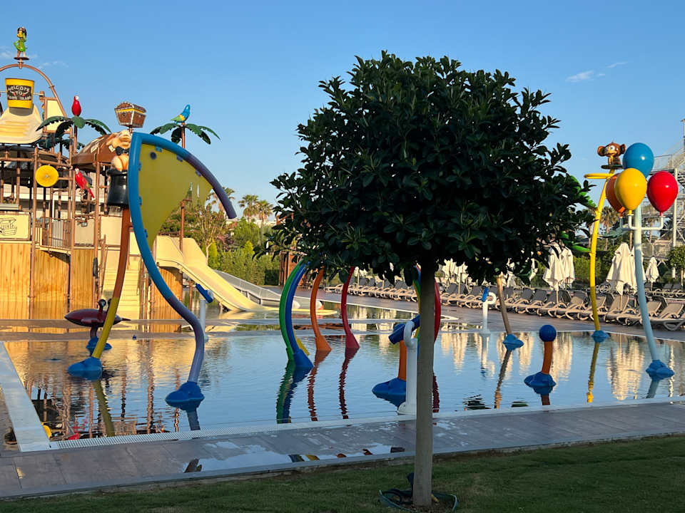 Pool Jacaranda Luxury Resort