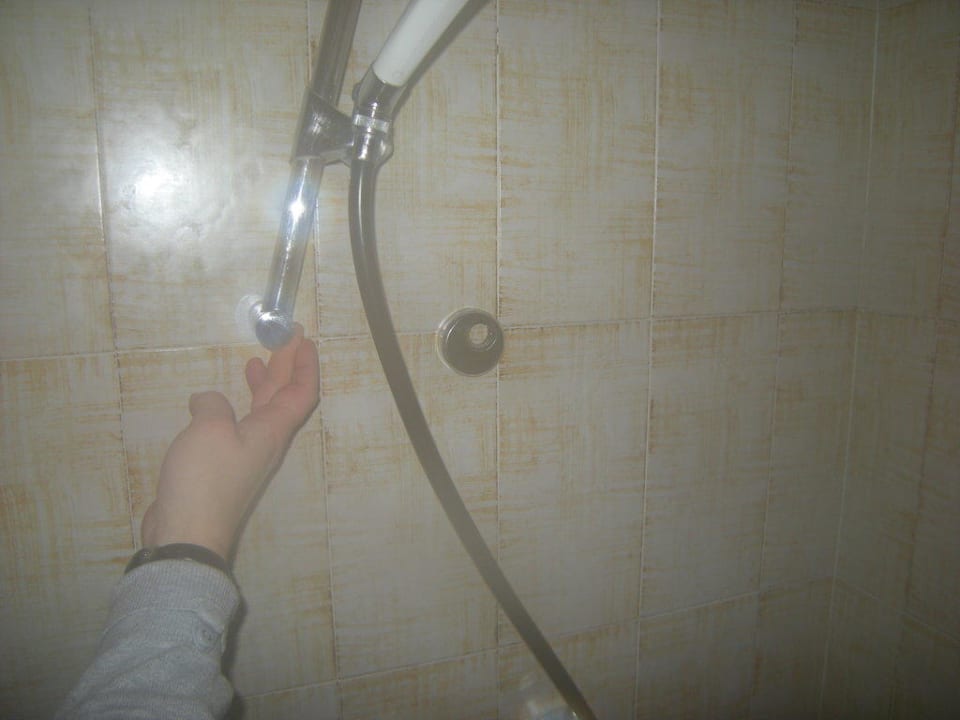 Dusche im Duschbad Hohe Burg Alpengasthof