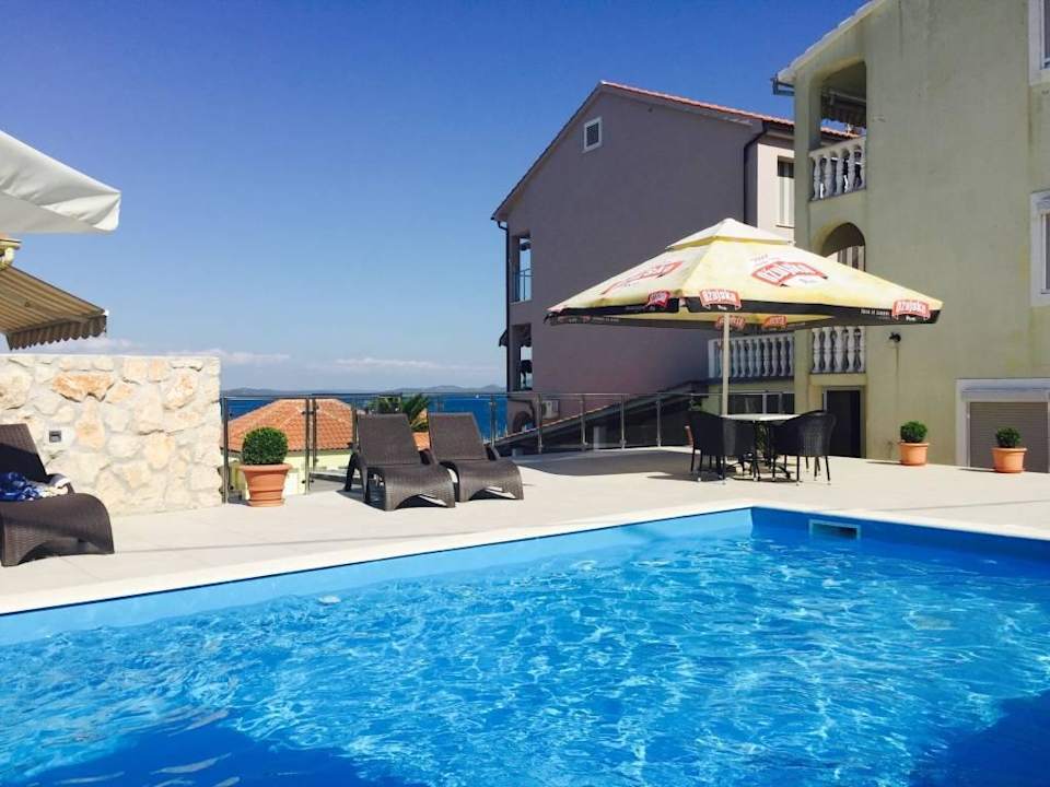 Pool Baroni Strandhaus Vanessa