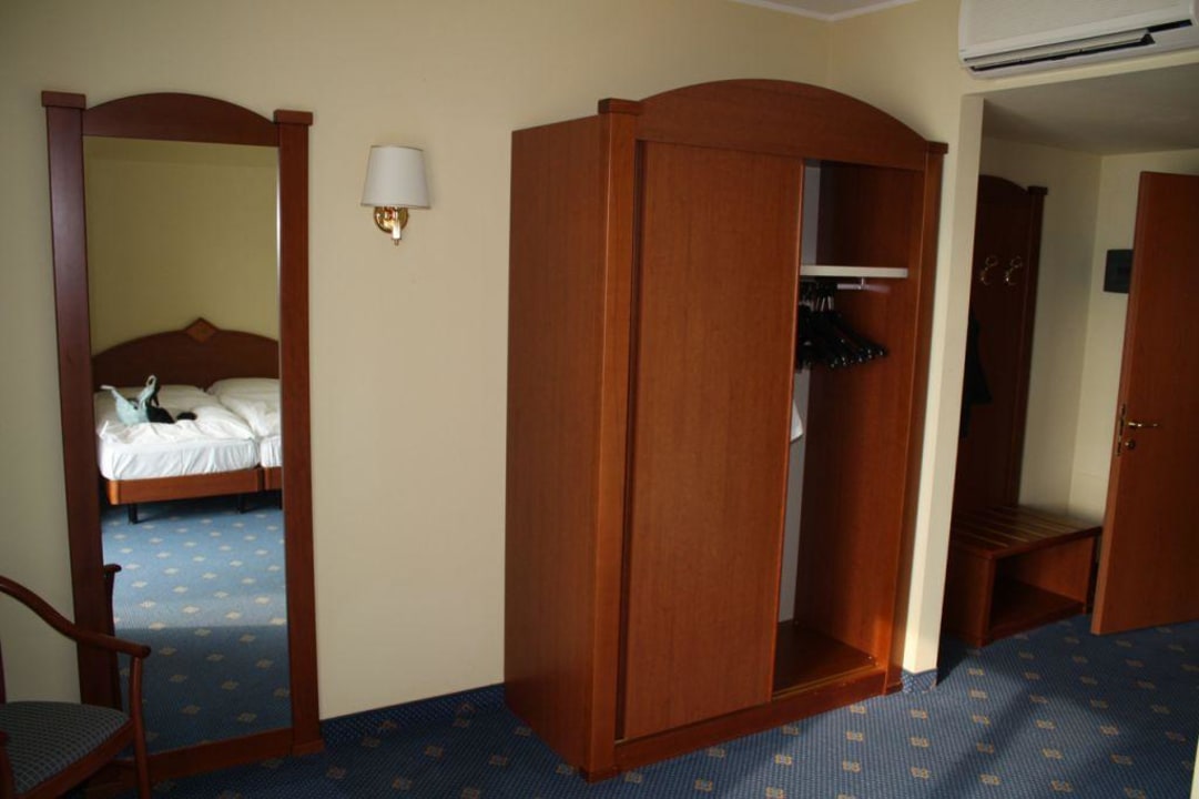 Kleiderschrank Natur Resort Panorama