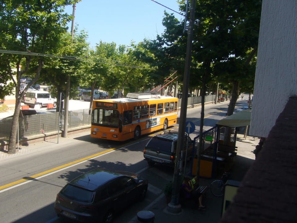 Pohled do ulice z pokoje Hotel Costa D'oro