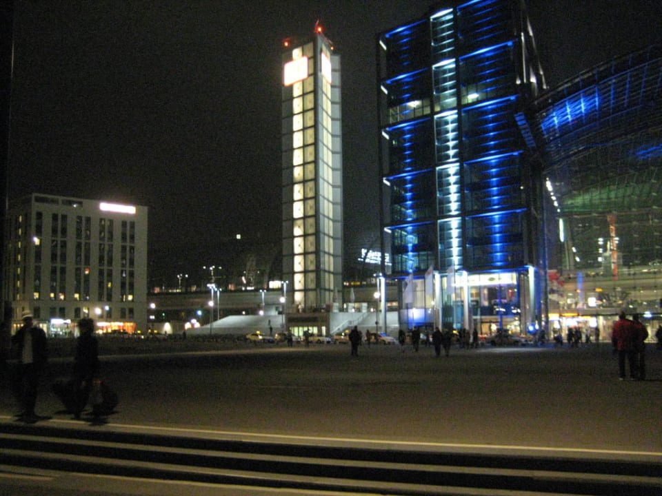 Entfernung Hotel - HBF MEININGER Hotel Berlin Hauptbahnhof