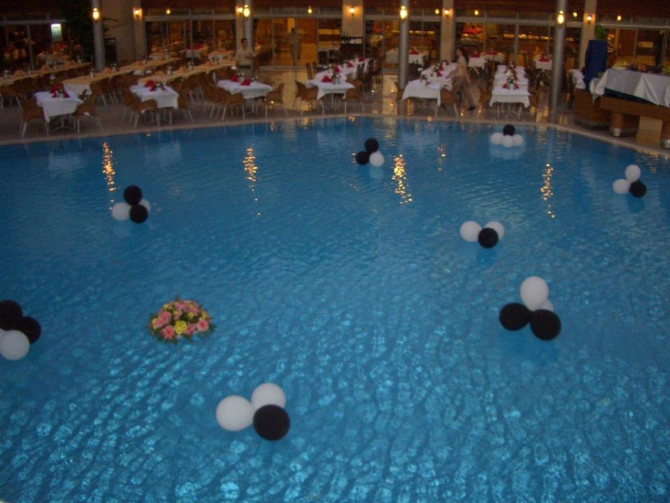 Schwarz-Weiß Galaabend Alaiye Resort & Spa