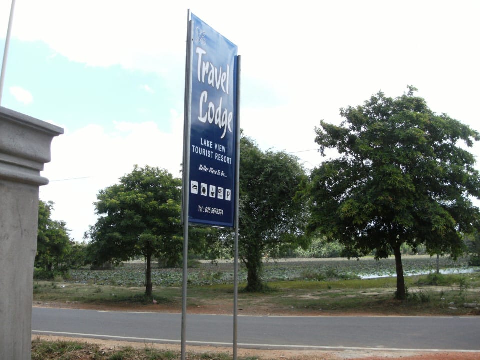 Front of view Travel Lodge Lake View Tourist Resort