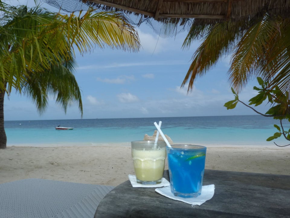 Leckere Cocktails am Strand! ananea Diamonds Athuruga