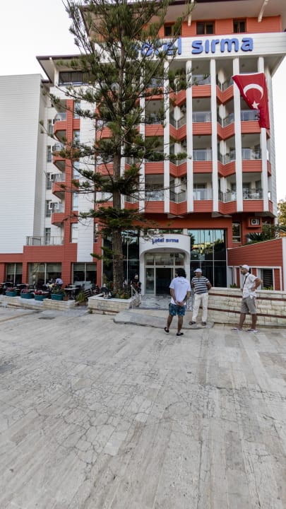 Außenansicht Hotel Sirma