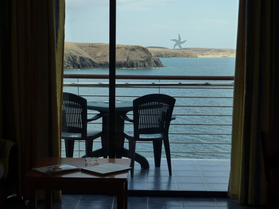 Blick vom Zimmer auf den Balkon Hotel Mirador Papagayo by LIVVO