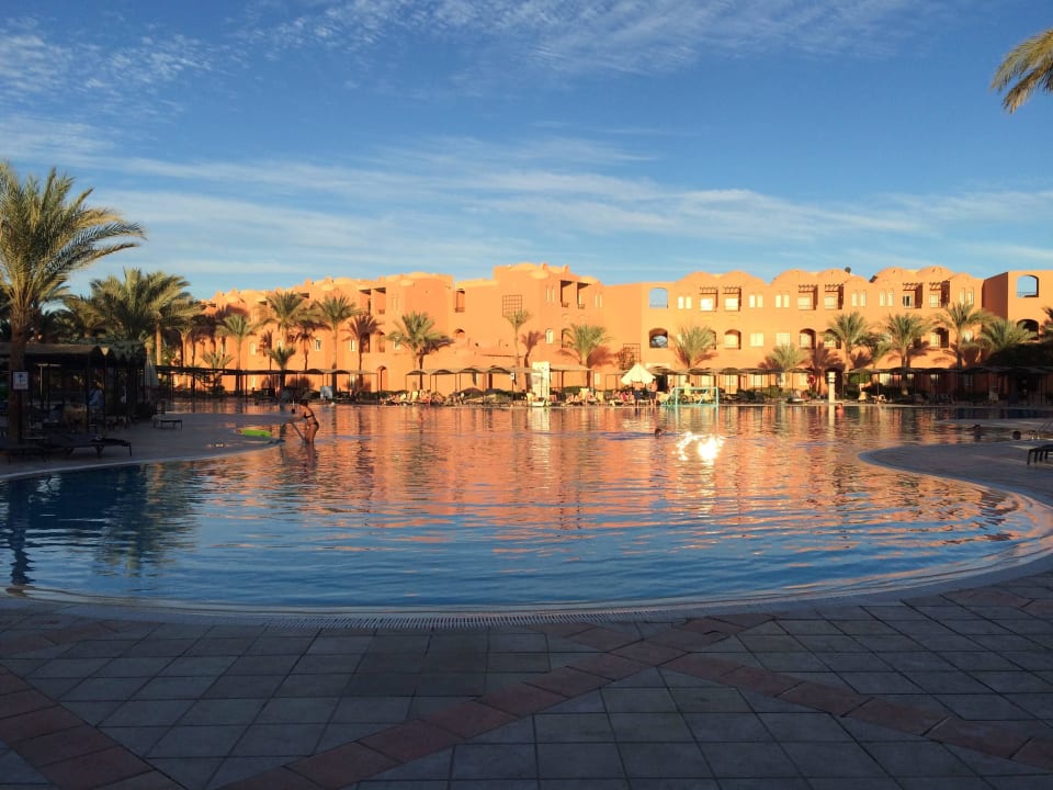 Beheizter Pool  Jaz Makadi Oasis Resort