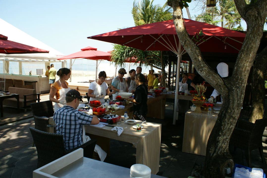 Koch-Lehrgang am Strand Puri Santrian