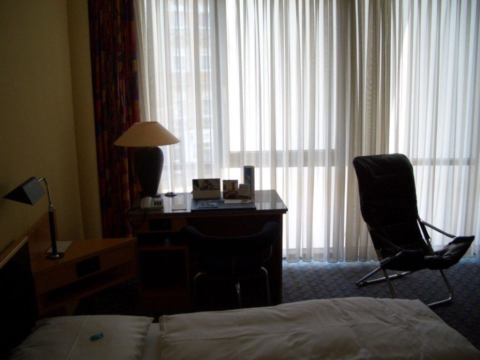 Schreibtisch  Hotel NH Düsseldorf City