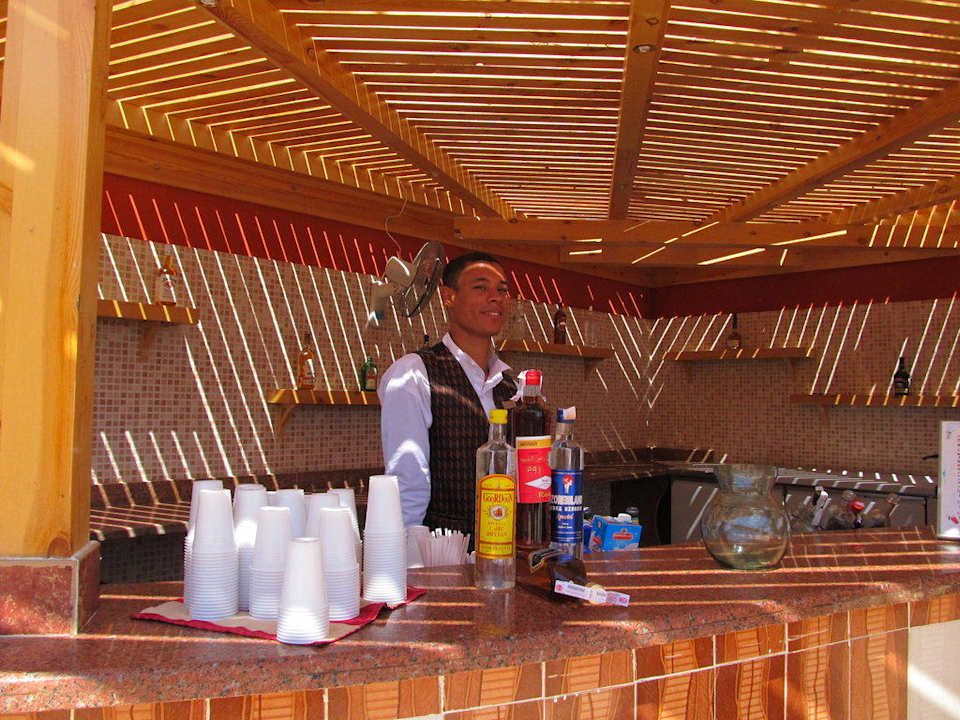 Бар Pickalbatros Alf Leila Wa Leila Resort - Neverland Hurghada