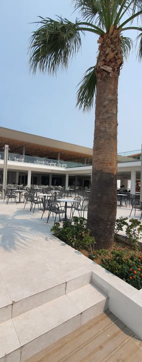 Außenansicht Akrathos Beach Hotel