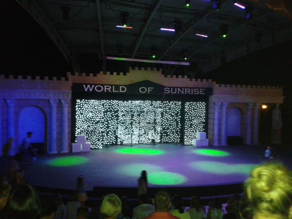 Amphitheater Starlight Resort Hotel