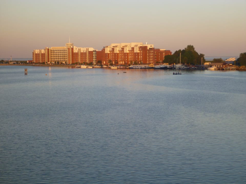 Blick Restaurant Harbour View  ATLANTIC Hotel Wilhelmshaven